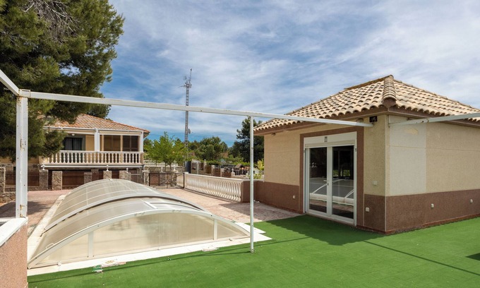 Fuentidueña de Tajo Casa | Casa de vacaciones 'Los Naranjos' con vistas a la montaña, Wi-Fi y aire acondicionado