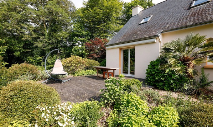 Le Faouet Casa | Casa de vacaciones 'Au Milieu D'un Parc Arboré' con terraza privada, jardín privado y Wi-Fi