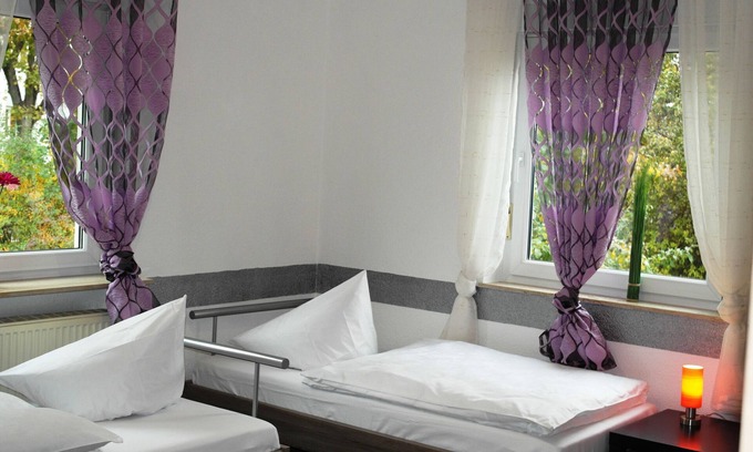 Laupheim Casa | Holiday Home 'Bailey' with Private Garden, Balcony and Wi-Fi