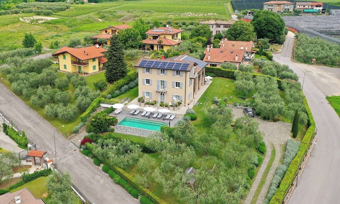 Affi Casa | Casa de vacaciones 'Biancaleo Homes Villa' con piscina privada, Wi-Fi y aire acondicionado