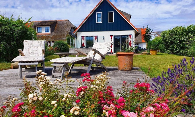 Callantsoog Casa | Holiday home Buitenplaats 26 in Callantsoog. Suitable for 2 people with 1 bedroom.