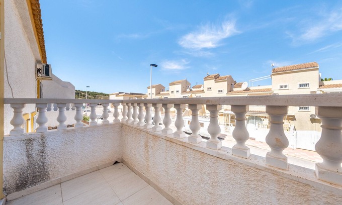 Puerto Marino Casa | Holiday Home "casa en la playa con piscina, terraza y relax F.C" with Shared Pool & Wi-Fi