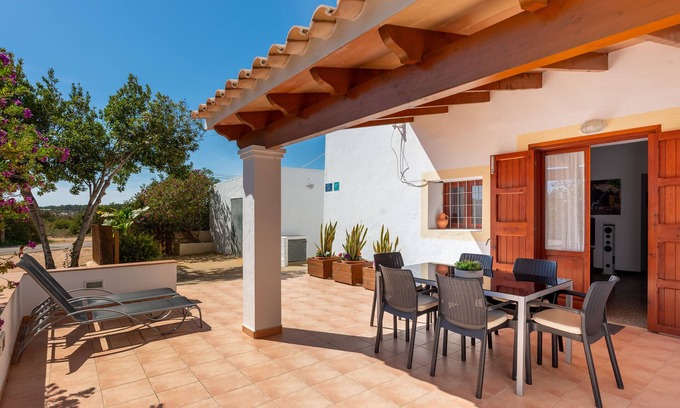 Pilar de la Mola Casa | Casa de vacaciones 'Ca Ses Celleres' con terraza privada, jardín privado y Wi-Fi