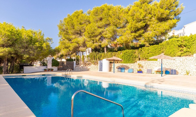 Arnella Casa | Casa de vacaciones 'Cap D'or House' con vistas al mar, piscina compartida y Wi-Fi