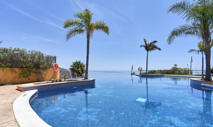 Velilla-Taramay Casa | Casa de vacaciones 'Casa Fuentes 2 B2' con vistas al mar, Wi-Fi y aire acondicionado