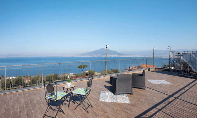 Monte Chiaro Casa | Casa de vacaciones 'Casa Vacanza Il Casale Del Sole' con vistas al mar, Wi-Fi y aire acondicionado