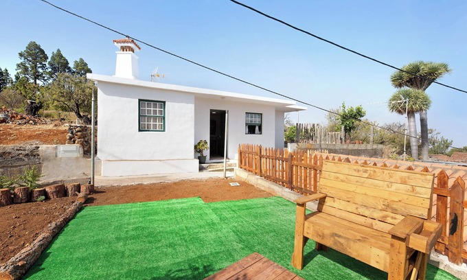 Las Tricias Casa | Casa de vacaciones 'Casa Mimí' con vistas al mar, terraza privada y jardín privado