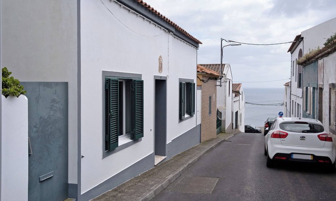 Relva Casa | Casa de vacaciones 'Casa Dona Isaura' con vistas a la montaña, terraza privada y Wi-Fi