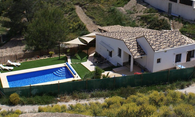 Finestrat Casa | Casa de vacaciones Casita Lukalalo con vistas a la montaña, piscina y Wi-Fi