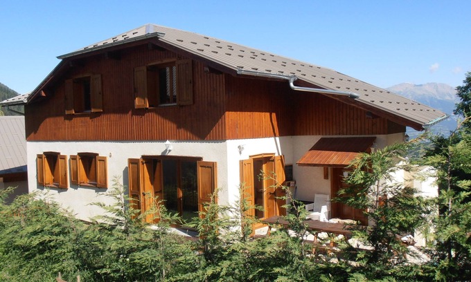 Les Orres Chalet De Esquí | Casa de vacaciones 'Chalet Bellevue' con vistas a la montaña, piscina compartida y Wi-Fi