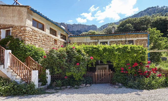 Beas de Segura Casa | Casa de vacaciones 'El Soto' con vistas a la montaña, piscina privada y Wi-Fi
