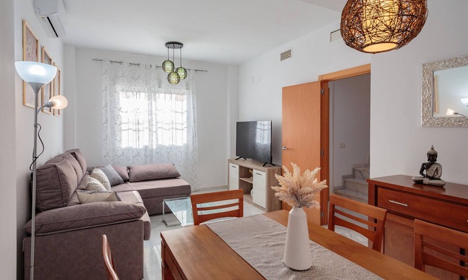 Gerena Casa | Casa Vacacional 'El Rincón Sevillano' con Terraza Privada, Wi-Fi y Aire Acondicionado