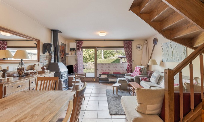 Bellver de Cerdanya Casa | Casa de vacaciones 'Vall Bellver' con vistas a la montaña, terraza privada y Wi-Fi