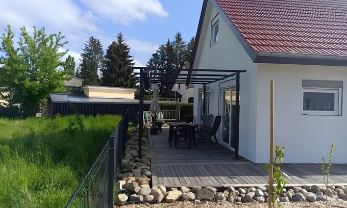 Warin Casa | Holiday Home 'Ferienhaus Schw Agnes' with Lake View, Private Terrace and Wi-Fi