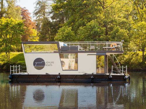 Mettlach Casa | Holiday Home Floating Home-Hausboot in Mettlach Hafen by Interhome
