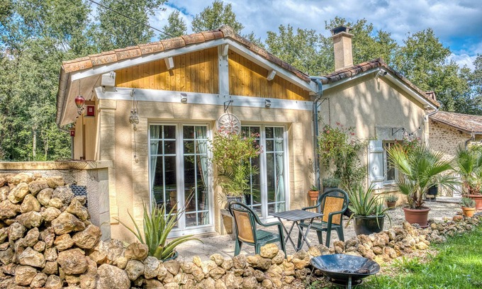 Lacropte Casa | Casa de vacaciones 'Gîte La Forêt Des Trois Hiboux' con terraza compartida, jardín y Wi-Fi