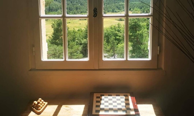 Soleilhas Casa | Holiday Home 'Gite Des Restanques' with Mountain View, Private Terrace and Wi-Fi