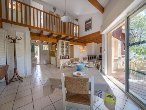 Lacanau-Ocean Casa | Holiday Home Golf Loisirs-4 by Interhome
