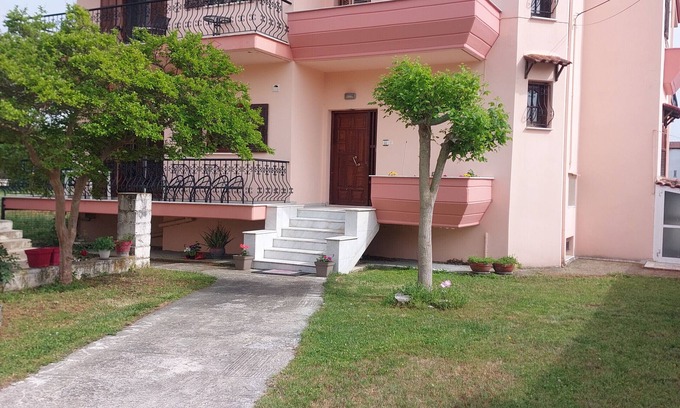 Trikala Casa | Casa de vacaciones 'House In The Village' con vistas a la montaña, Wi-Fi y aire acondicionado.