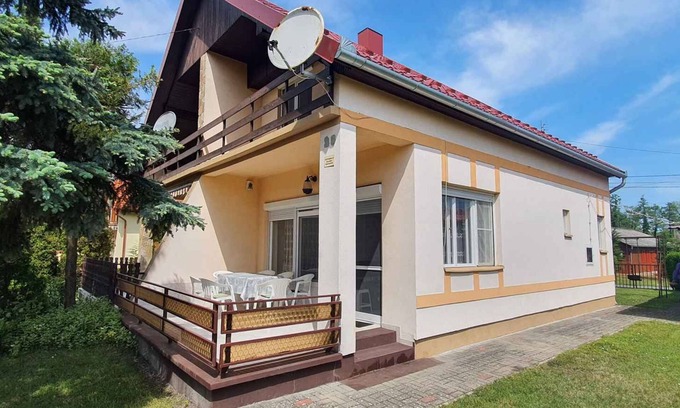 Balatonmariafurdo Casa | Casa vacacional sólo 150 m de la playa