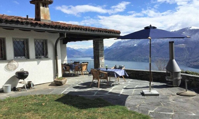 Brissago Casa | Holiday home in Brissago with swimming pool