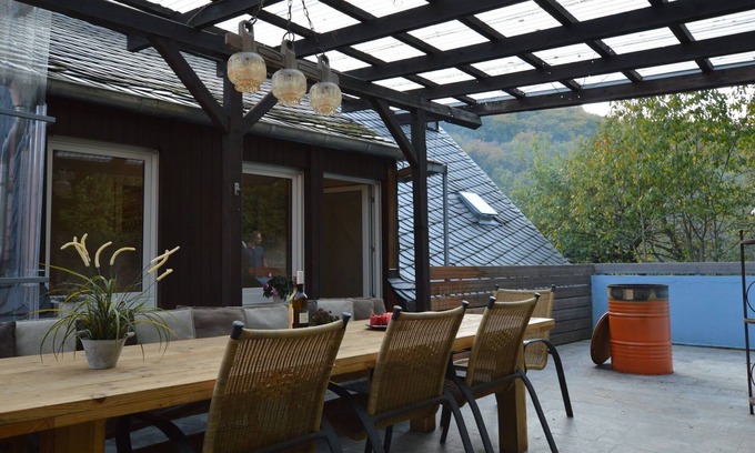 Veldenz Casa | Cómoda casa unifamiliar con orientación sur en un entorno arbolado y soleado