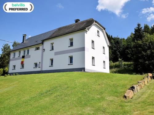 Schoenberg Casa | Holiday Home in Saint Vith with Terrace
