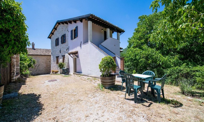 Sellano Casa | Casa en Sellano con Piscina y Terraza Soleada