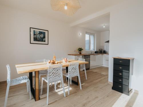 Plougonvelin Casa | Holiday home just 350 m from the long sandy beach