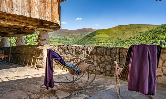 Villacibran Casa | Casa de vacaciones 'Lago Gabriel' con vistas a la montaña, terraza privada y Wi-Fi