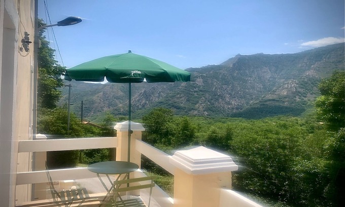 Castanet-le-Haut Casa | Casa de vacaciones 'La Reguergue' con vistas a la montaña, terraza privada y Wi-Fi