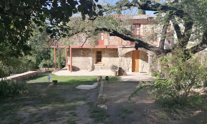 Crozes-Hermitage Casa | Casa de vacaciones 'Les Lavoirs' con vistas a la montaña