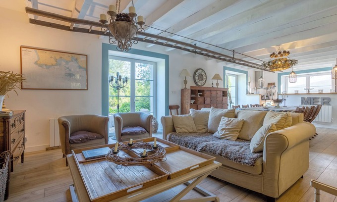 Fouesnant Casa | Casa de vacaciones 'La Bonne Descente' con vistas al lago, terraza privada y Wi-Fi