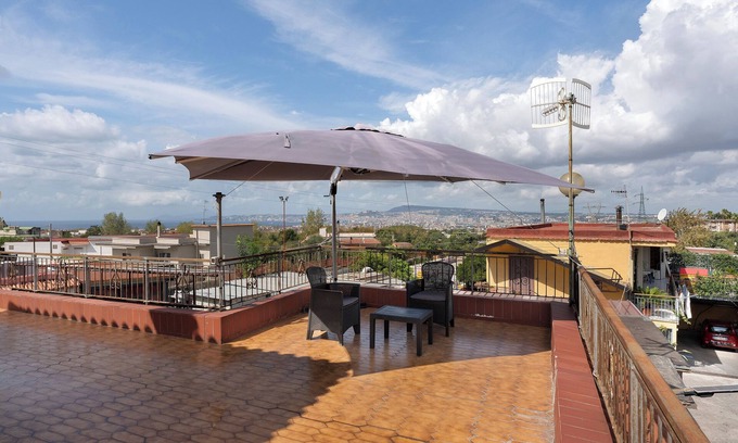 Ercolano Casa | Holiday Home 'La Casa Di Giulia' with Sea View, Wi-Fi and Air Conditioning