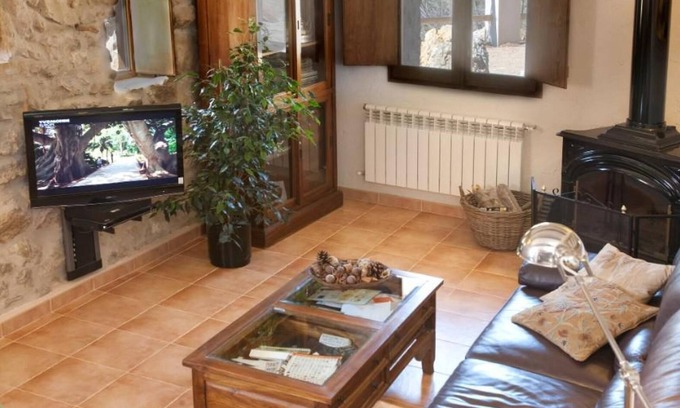 Culla Casa | Casa de vacaciones 'La Covarxella' con vistas a la montaña, piscina privada y Wi-Fi