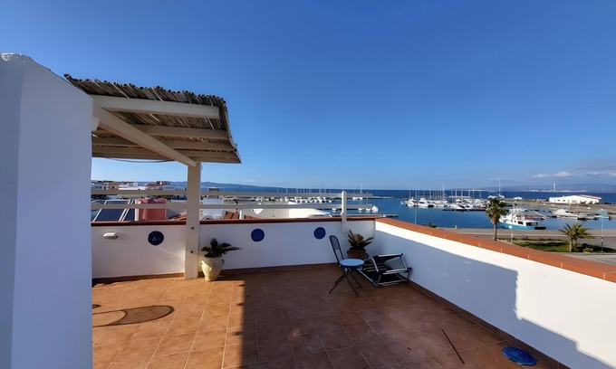 Calasetta Casa | Casa de vacaciones 'La Perla Del Mare' con vistas al mar, Wi-Fi y aire acondicionado