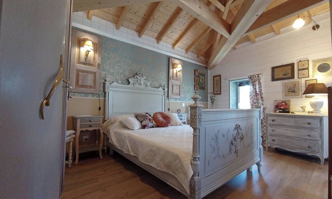 Pouzauges Casa | Casa de vacaciones 'La Petite Maison 15kms Puy Du Fou' con terraza privada y Wi-Fi