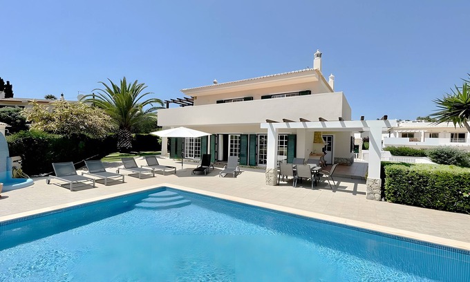 Albardeira Casa | Casa de vacaciones 'Lagos Modern' con piscina privada, Wi-Fi y aire acondicionado