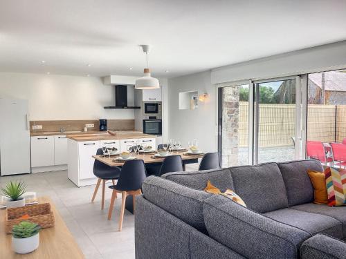 La Fresnais Casa | Holiday Home Le cottage by Interhome