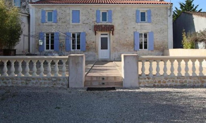 Romegoux Casa | Holiday Home 'Le Domaine Des 3 Îles' with Private Terrace, Private Garden and Wi-Fi