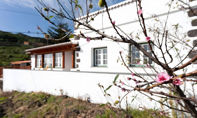 Villa de Mazo Casa | Casa Vacacional 'Los Duraznos' con Terraza Privada, Jardín Privado y Wi-Fi