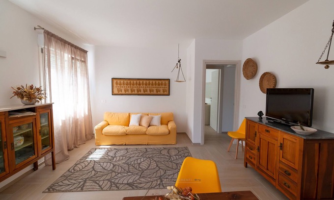 Telti Apartamento | Holiday Home 'Lu Furru - Coccu Apartment' with Air Conditioning
