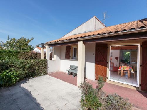 Vaux-sur-Mer Casa | Holiday Home Marais by Interhome