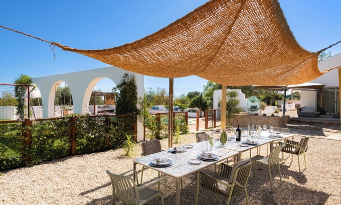 Malhao Casa | Casa de vacaciones 'Moderna Casa de Campo con Piscina' con vistas a la montaña, Wi-Fi y aire acondicionado