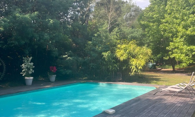 Merignac Casa | Casa Vacacional 'Namasté' con Piscina Privada, Terraza Privada y Wi-Fi