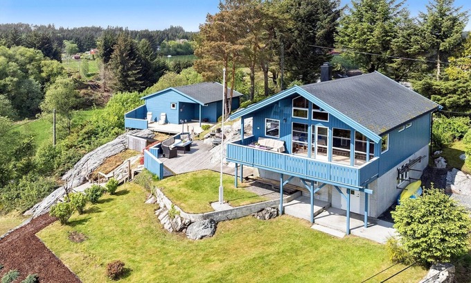 Austrheim Casa | Holiday home near Bergen, Norway