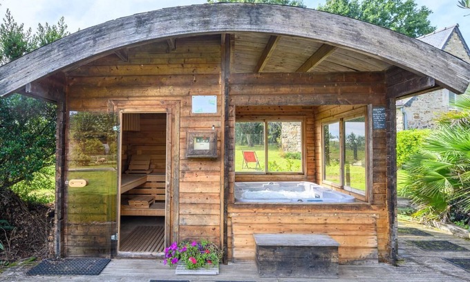 Cleguerec Casa | Casa de vacaciones 'Petite Maison Dans La Prairie' con terraza privada y jardín privado