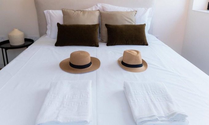 Gemeses Casa | Holiday Home 'Picturesque in Northern Portugal' with Private Garden, Balcony and Wi-Fi