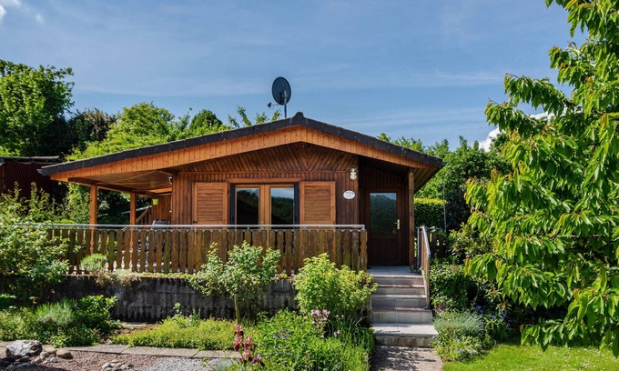 Helmarshausen Casa | Casa de vacaciones 'Steinbrecher' con vistas a la montaña, terraza privada y Wi-Fi