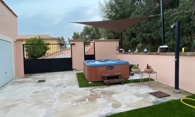 Ses Rotgetes de Canet Casa | Casa de vacaciones 'The Paradise' con vistas a la montaña, terraza privada y Wi-Fi